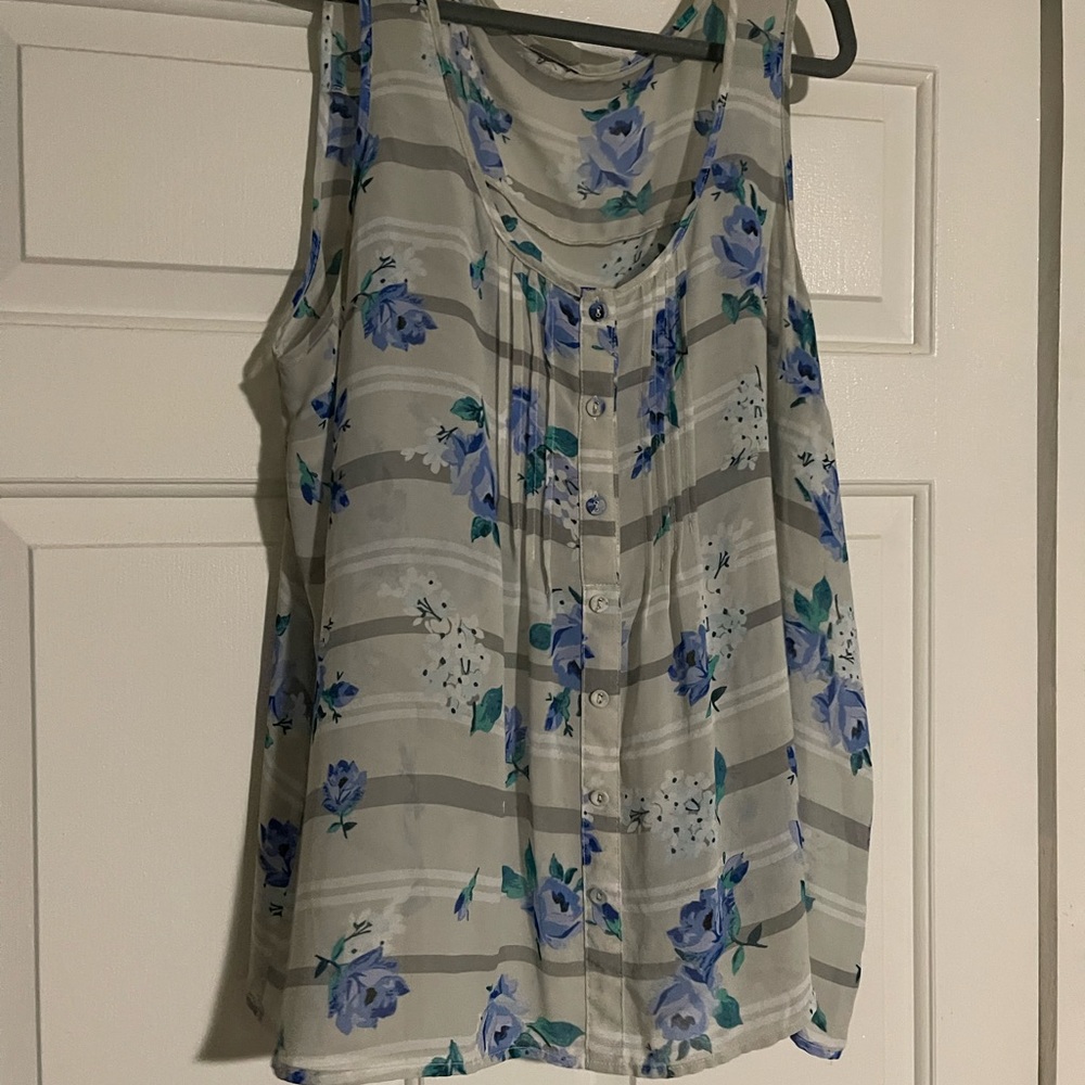 Lane Bryant split back sleeveless top